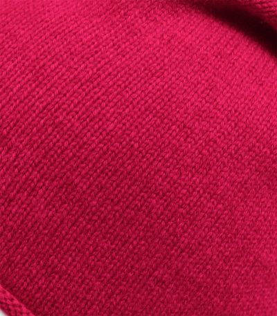 alt="Elegancka czapka kaszmirowa dusty pink damska krasnal puszysta i ciepła"