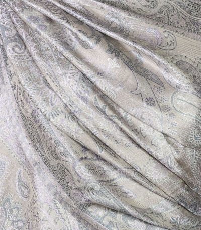 alt="Stylowy beżowy szal jedwabny paisley 100% jedwab naturalny damski wieczorowy 70x200"