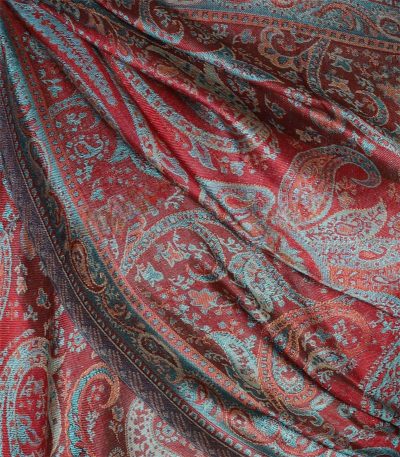 Elegancki szal jedwabny czerwony z wschodnim wzorem 55x180