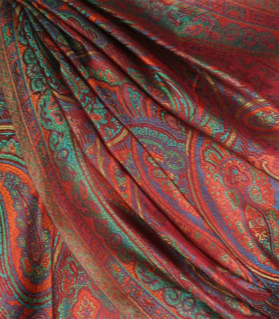 szal jedwabny ze wzorem jamawar w kolorze bordowy