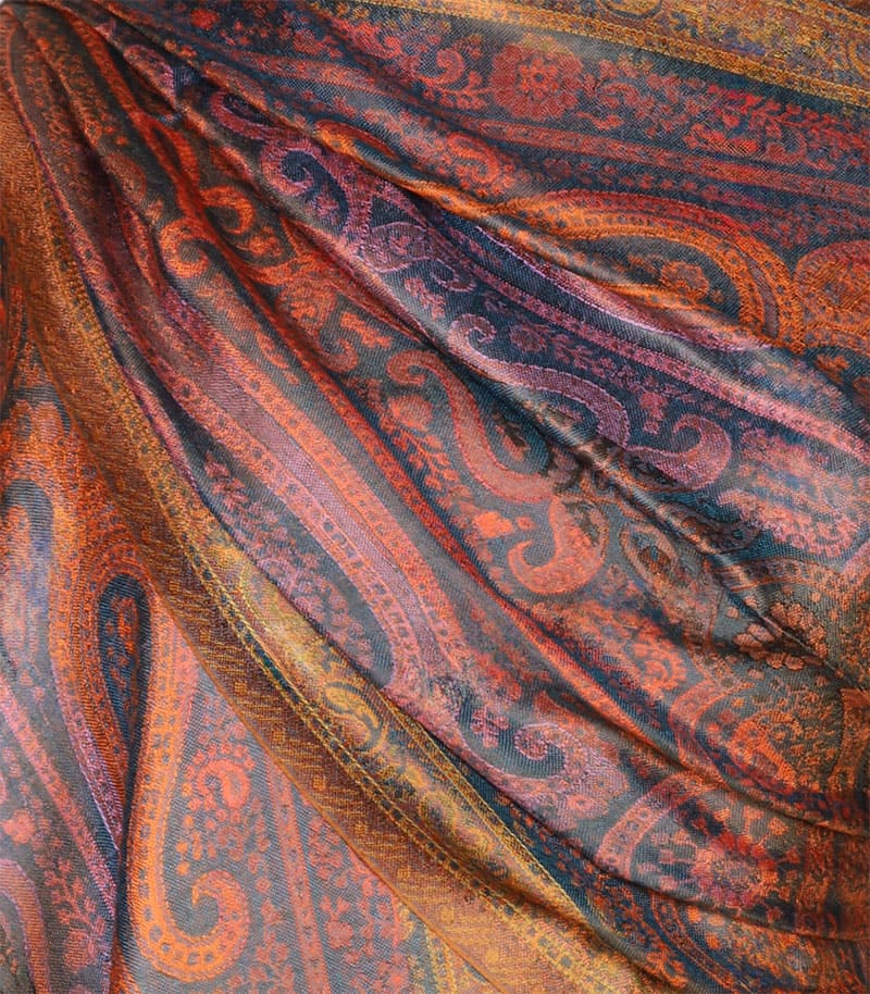 Szal jedwabny z orientalnym wzorem paisley w kolorze miedzianym 55x180