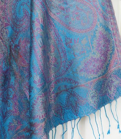 Elegancki szal z jedwabiu turkusowy wieczorowy z wzorem paisley 70x200