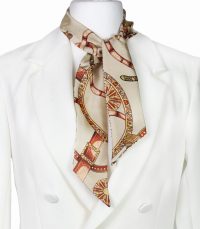 Beżowy szalik jedwabny twilly beżowy z eleganckim wzorem 6x105cm