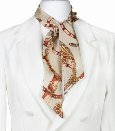 Beżowy szalik jedwabny twilly beżowy z eleganckim wzorem 6x105cm