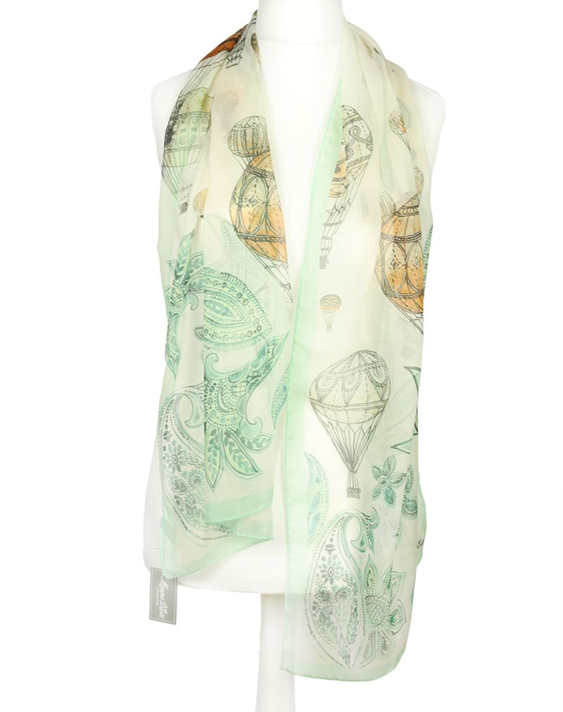 alt="Stylowy szalik jedwabny letni damski zielony z eleganckim wzorem"