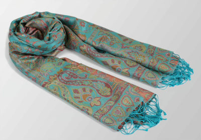 turkusowy szal jedwabny z orientalnym wzorem